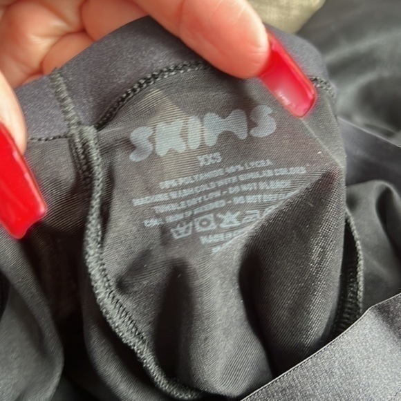 SKIMS BARELY THERE MID THIGH SHORT - Picture 6 of 6